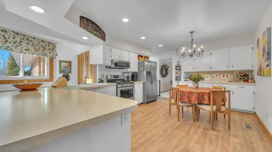 2418 W Mark DRIVE, Sheboygan, WI 53083 - #2