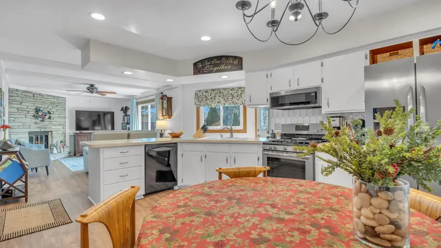 2418 W Mark DRIVE, Sheboygan, WI 53083 - #3