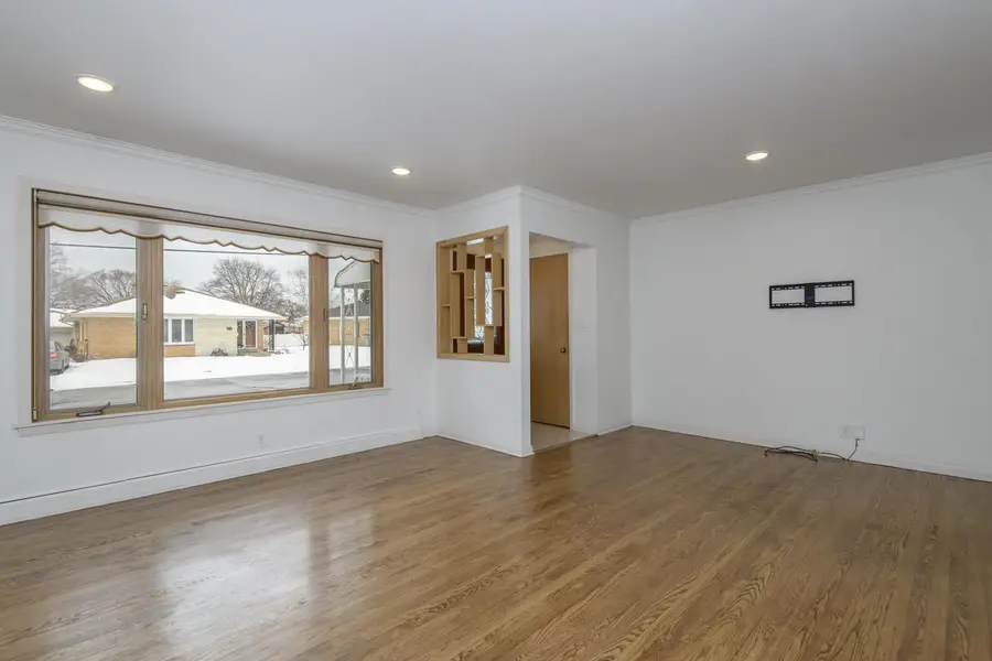 7028 W Crawford AVENUE, Milwaukee, WI 53220 - #3