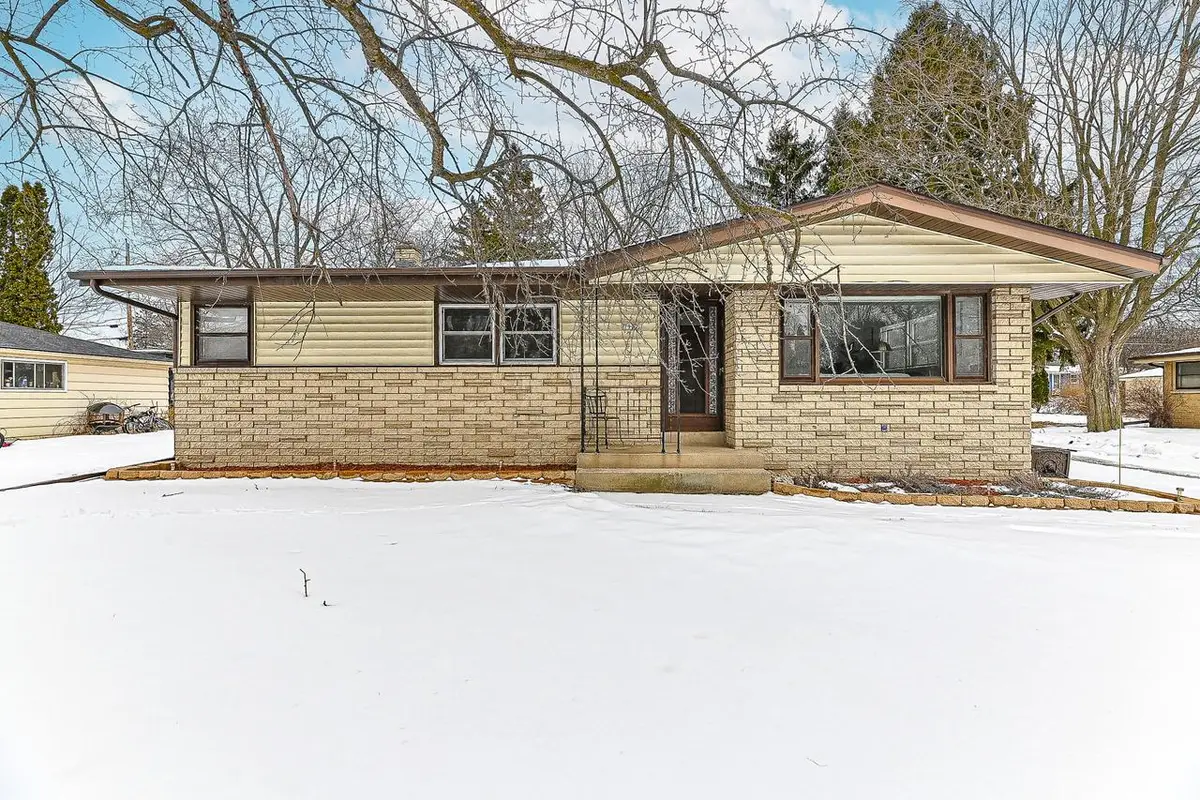 7902 N 53rd STREET, Milwaukee, WI 53223 - #1