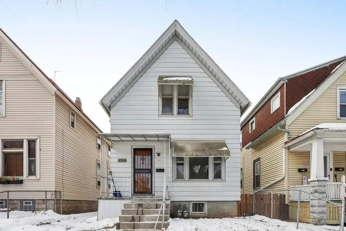 2745 N Booth STREET, Milwaukee, WI 53212 - #1