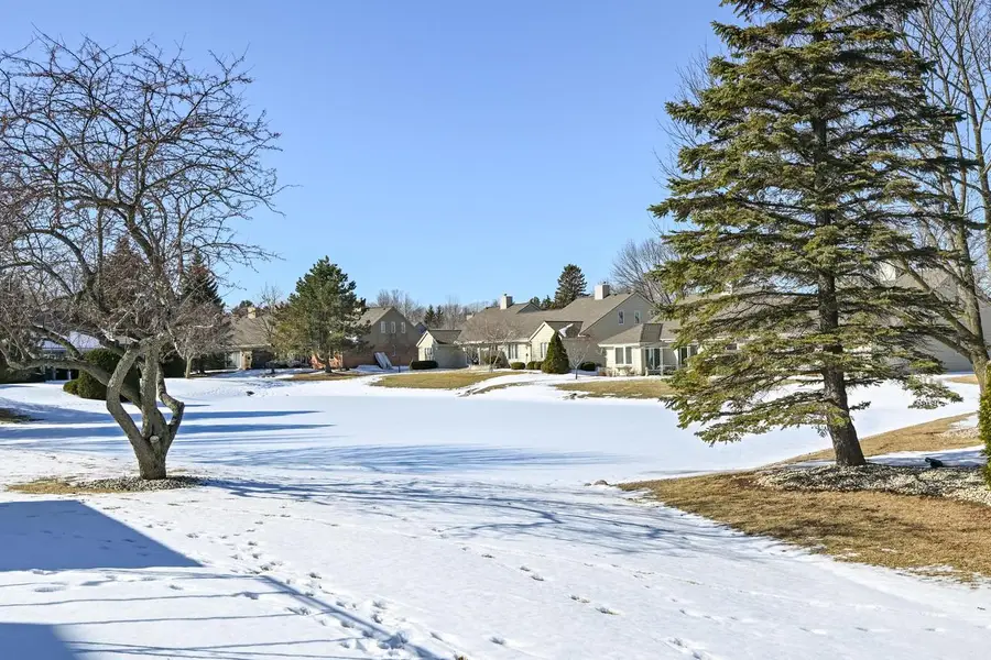 10121 N Lee COURT, Mequon, WI 53092 - #2