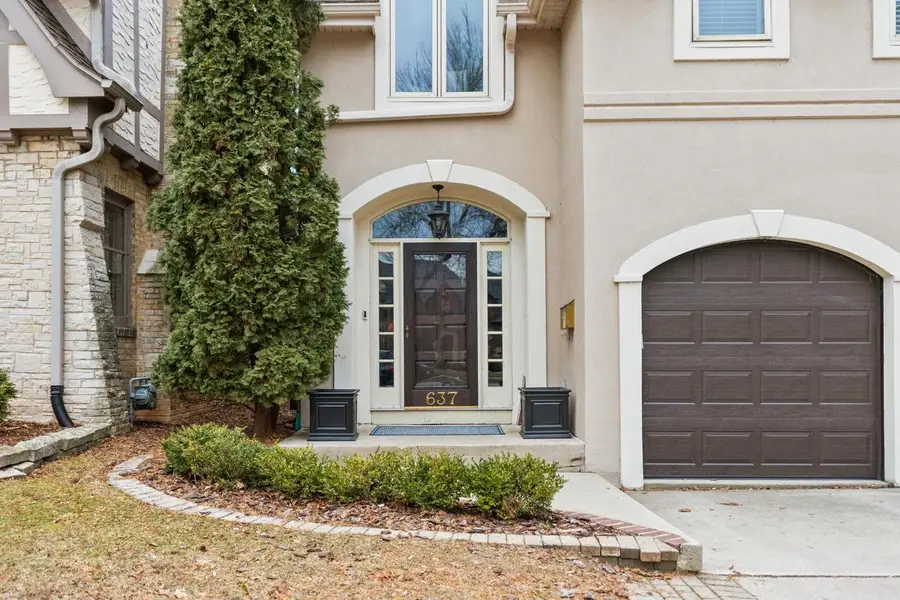 637 E Carlisle AVENUE, Whitefish Bay, WI 53217 - #2