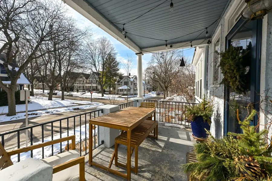 1604 E Newport AVENUE, Milwaukee, WI 53211 - #3