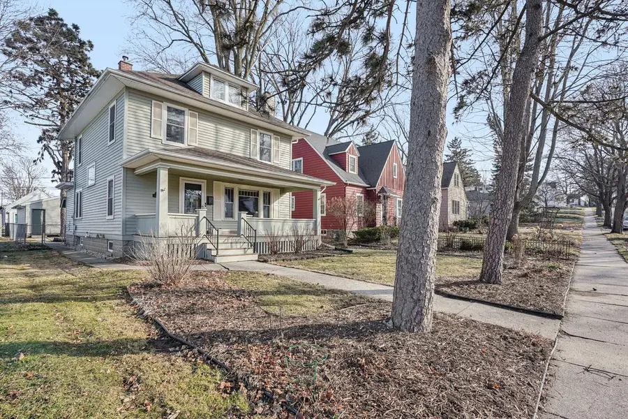 209 S James STREET, Waukesha, WI 53186 - #2
