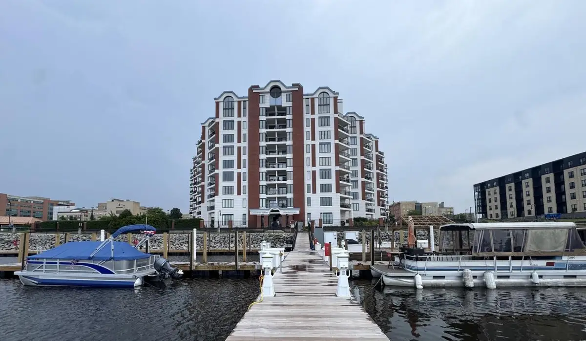 333 Lake AVENUE #806, Racine, WI 53403 - Image #1