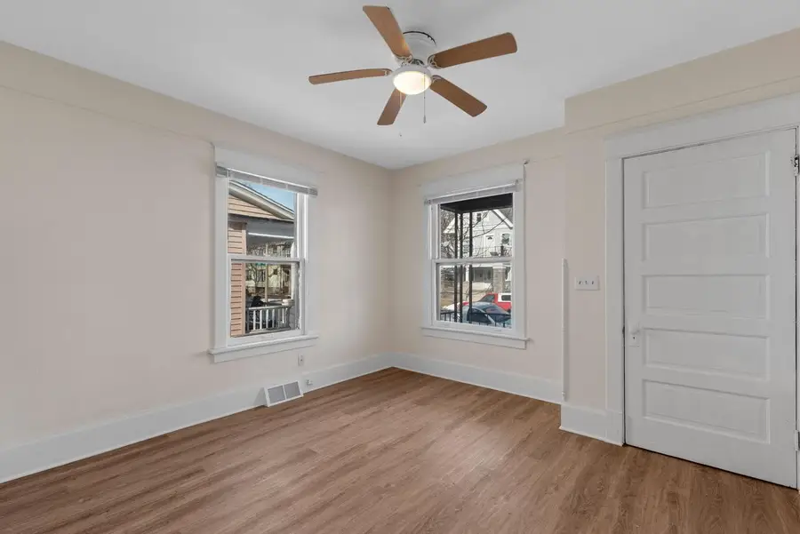 3527 W Branting LANE, Milwaukee, WI 53215 - #3