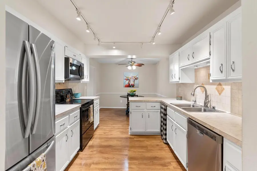 1150 Pilgrim PARKWAY, Elm Grove, WI 53122 - #3