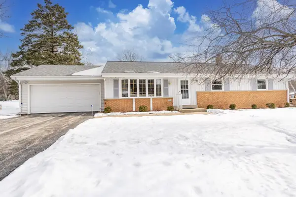 3260 Nassau DRIVE, Brookfield, WI 53045