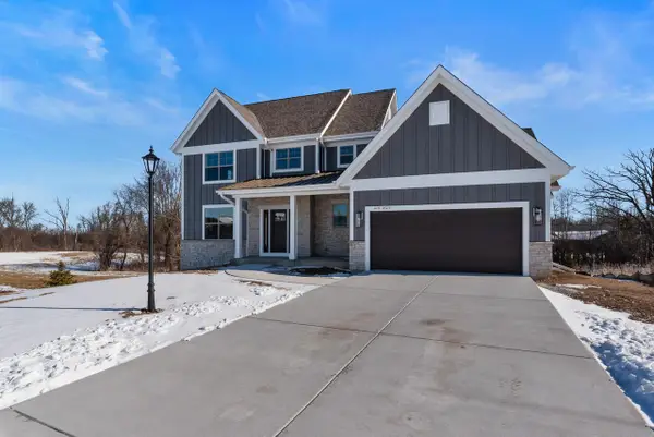 W192N5472 Red Crown LANE, Menomonee Falls, WI 53051