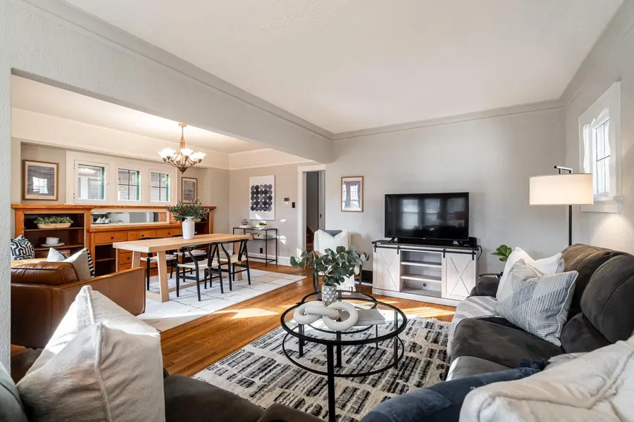 5113 N Elkhart AVENUE, Whitefish Bay, WI 53217 - #2