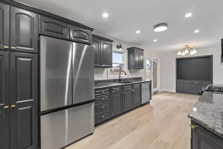 N56W36792 Cherokee ROAD, Oconomowoc, WI 53066 - #2