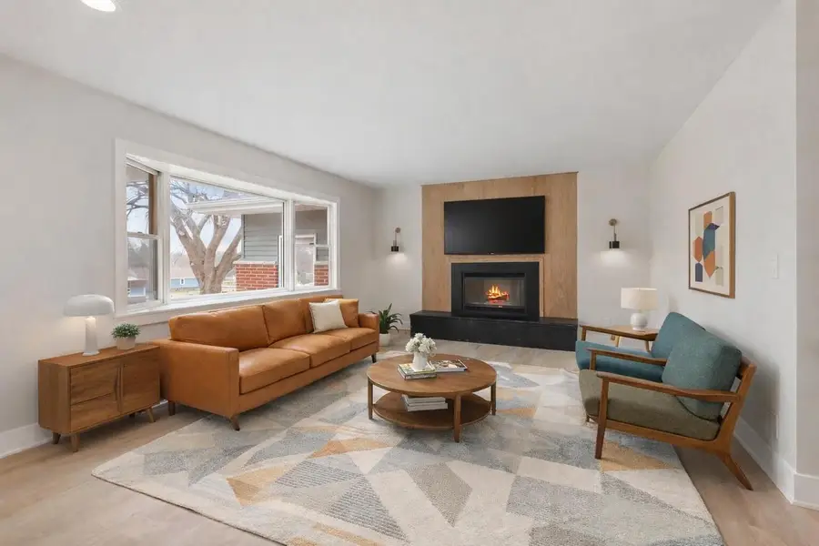 N56W36792 Cherokee ROAD, Oconomowoc, WI 53066 - #3