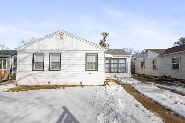 2240 W Lawn AVENUE, Milwaukee, WI 53209
