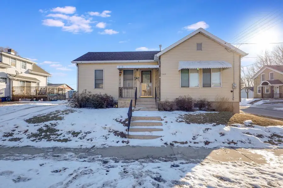 1423 S 14th STREET, Manitowoc, WI 54220 - #2