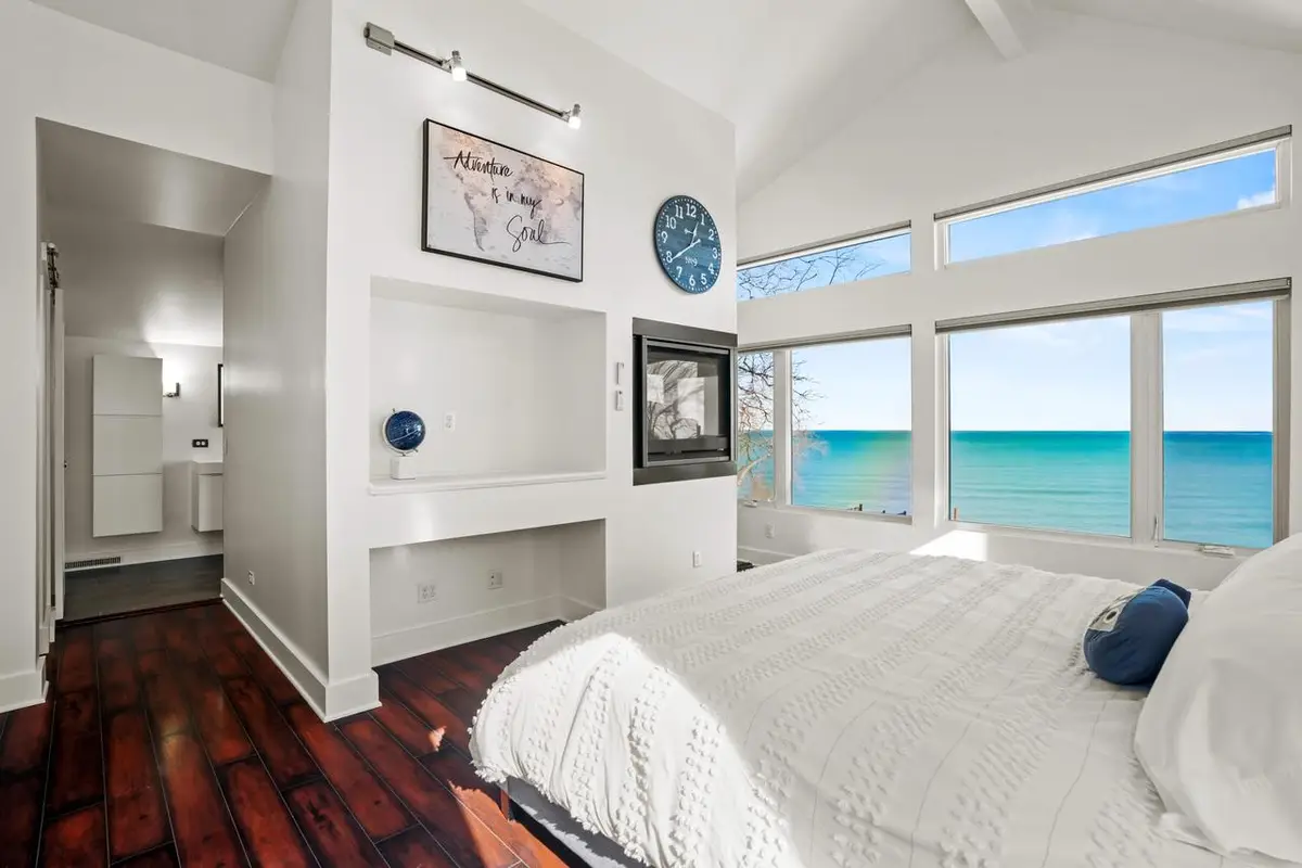 2533 Lakeshore DRIVE, Sheboygan, WI 53081 - #1