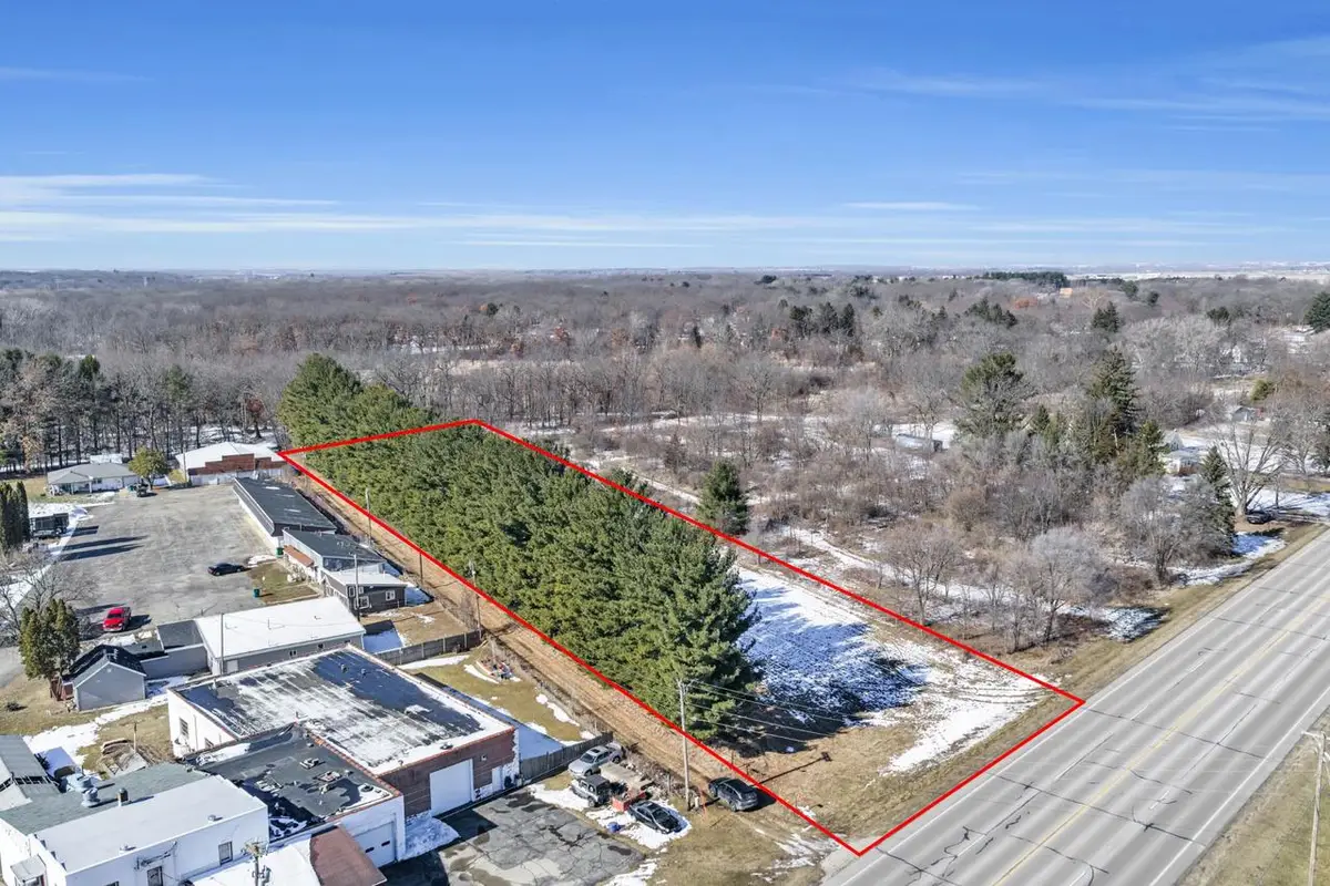 5712 S US-51 HIGHWAY, Janesville, WI 53546 - #1