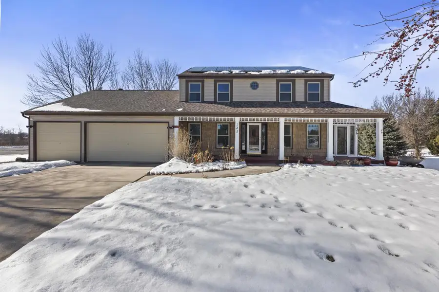 243 Royal Oak COURT, Pewaukee, WI 53072 - #2