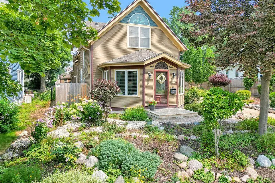 162 Wilson AVENUE, West Bend, WI 53090 - #1