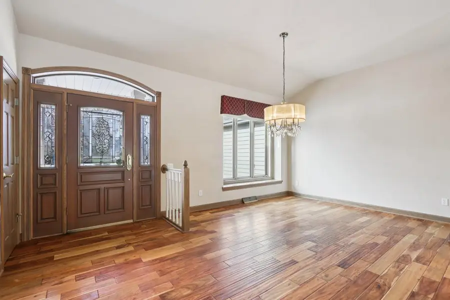 6748 S Yale DRIVE, Franklin, WI 53132 - #2