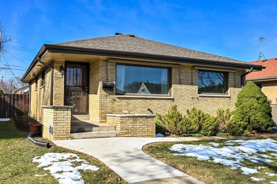 4209 N 71st STREET, Milwaukee, WI 53216 - #2