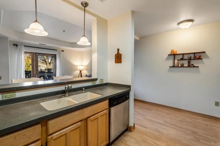 3710 N Oakland AVENUE #101, Shorewood, WI 53211 - #3