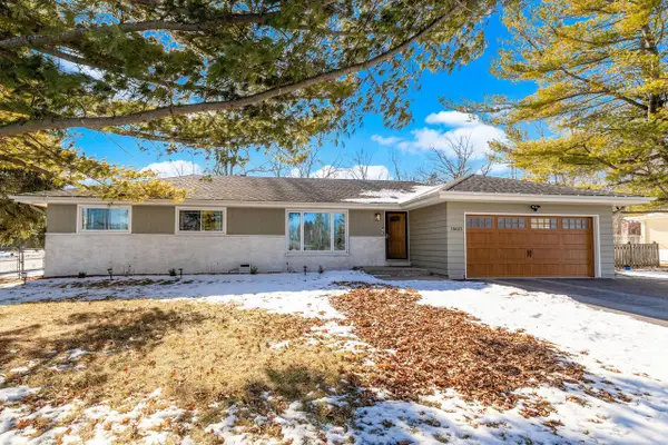 15613 W Riviera DRIVE, New Berlin, WI 53151