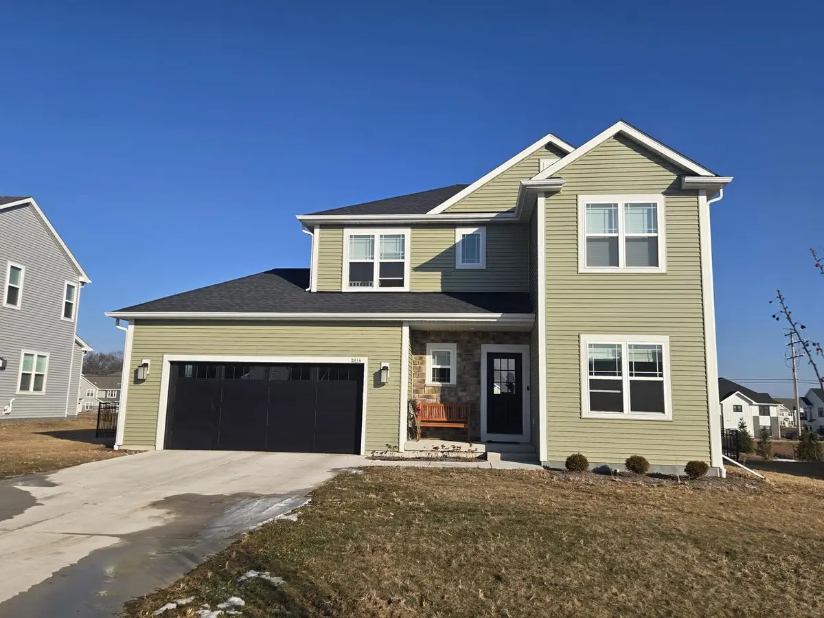 2014 Savannah DRIVE, Grafton, WI 53024 - #1