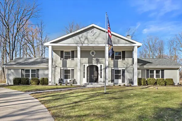 712 W Shady LANE, Mequon, WI 53097