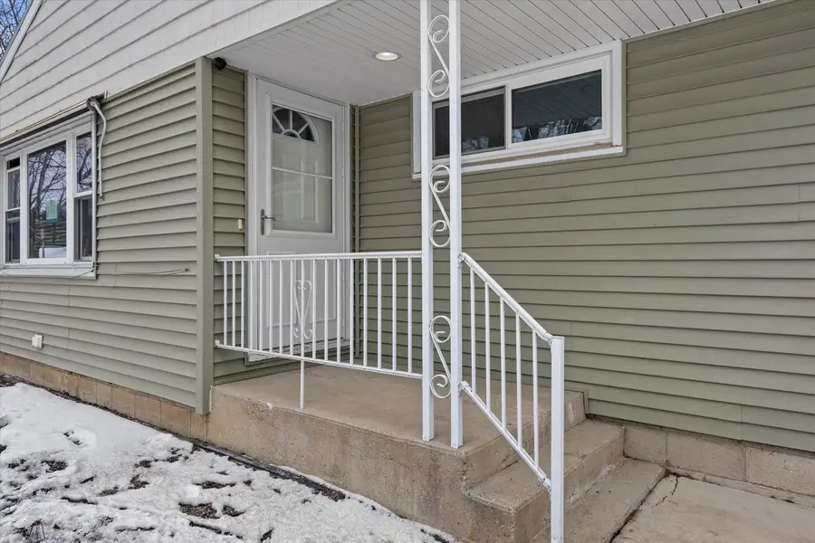 4430 N Brookfield ROAD, Brookfield, WI 53045 - #3