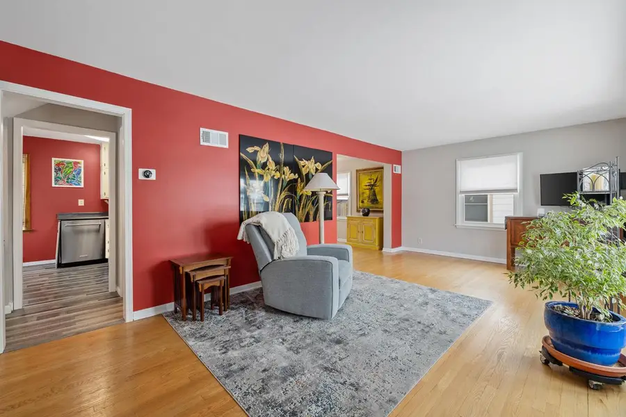 5329 W Nebraska AVENUE, Milwaukee, WI 53219 - #3