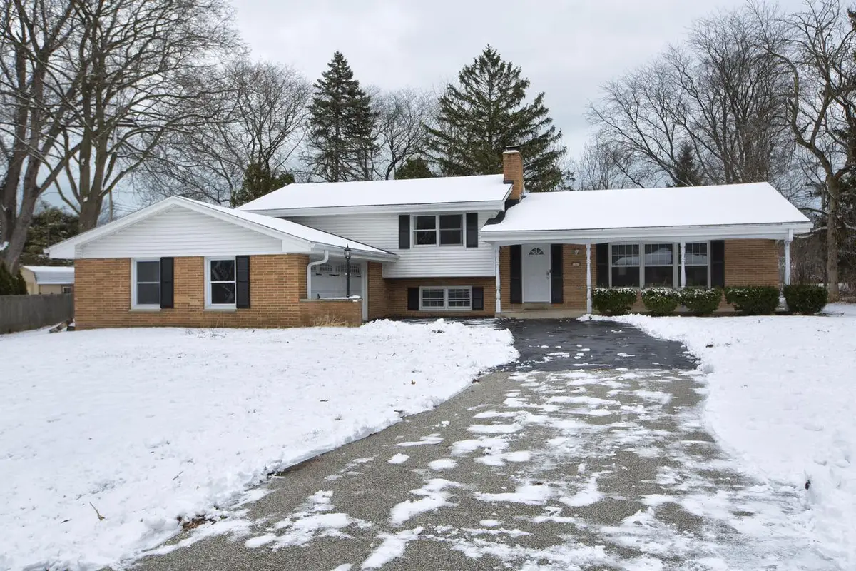 2261 W Kenboern DRIVE, Glendale, WI 53209 - #1