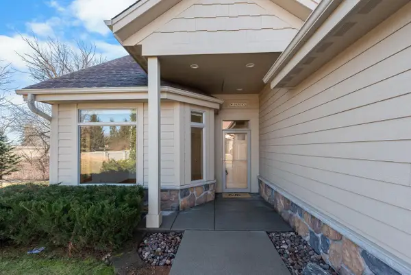 W126N7852 Riverview LANE #51, Menomonee Falls, WI 53051