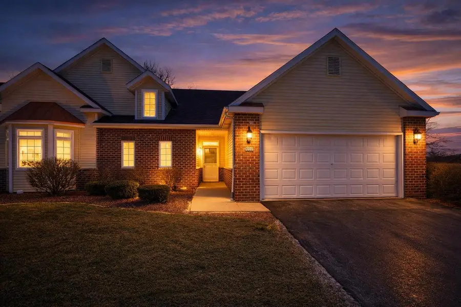 5293 S Acorn LANE, Greenfield, WI 53221 - #2