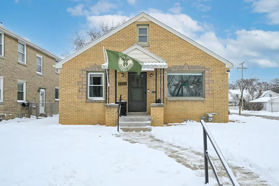 8202 W Center STREET, Milwaukee, WI 53222 - #2