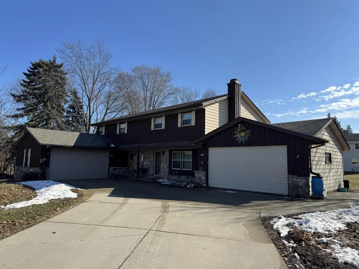613 Brasted PLACE, Waukesha, WI 53186 - #1