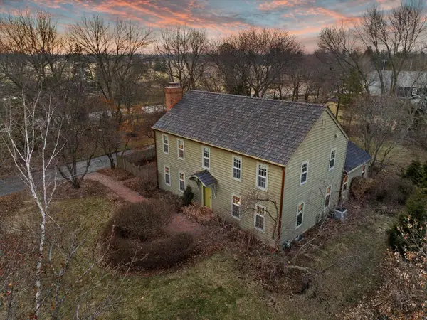 2650 W Sunnydale LANE, Mequon, WI 53092