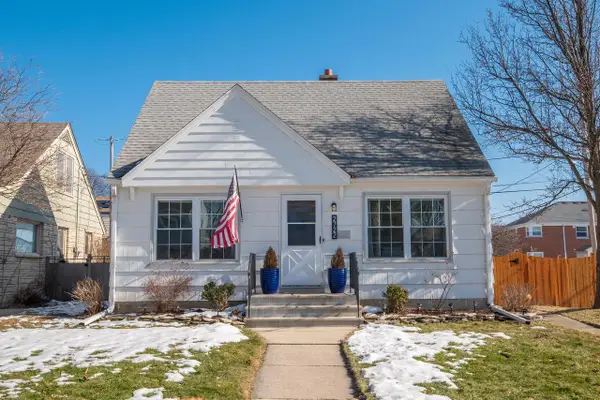 2722 N 74th STREET, Wauwatosa, WI 53210