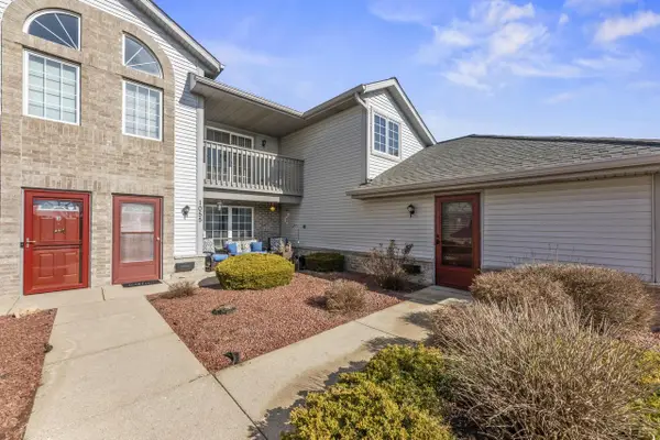 1055 Quinlan DRIVE #C, Pewaukee, WI 53072