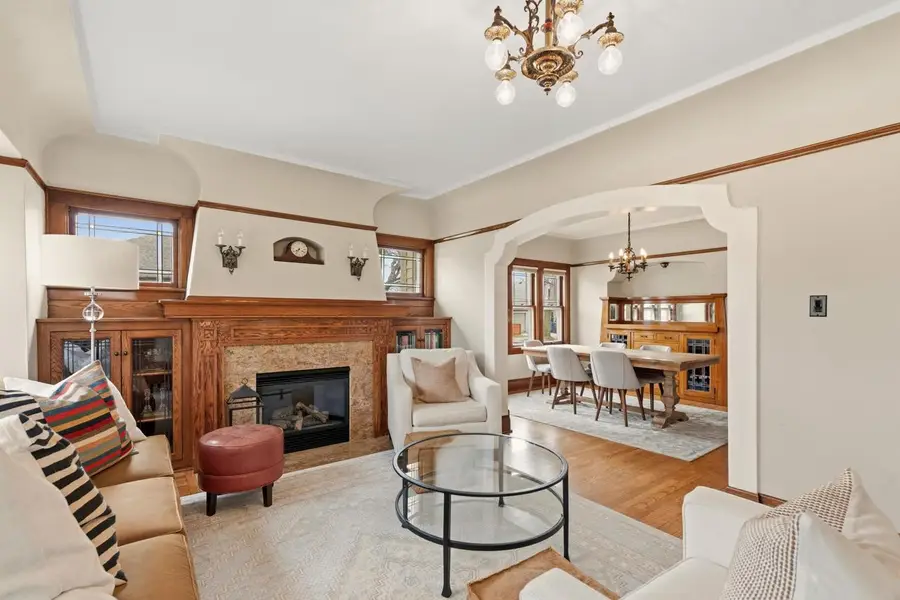 4901 N Hollywood AVENUE, Whitefish Bay, WI 53217 - #2