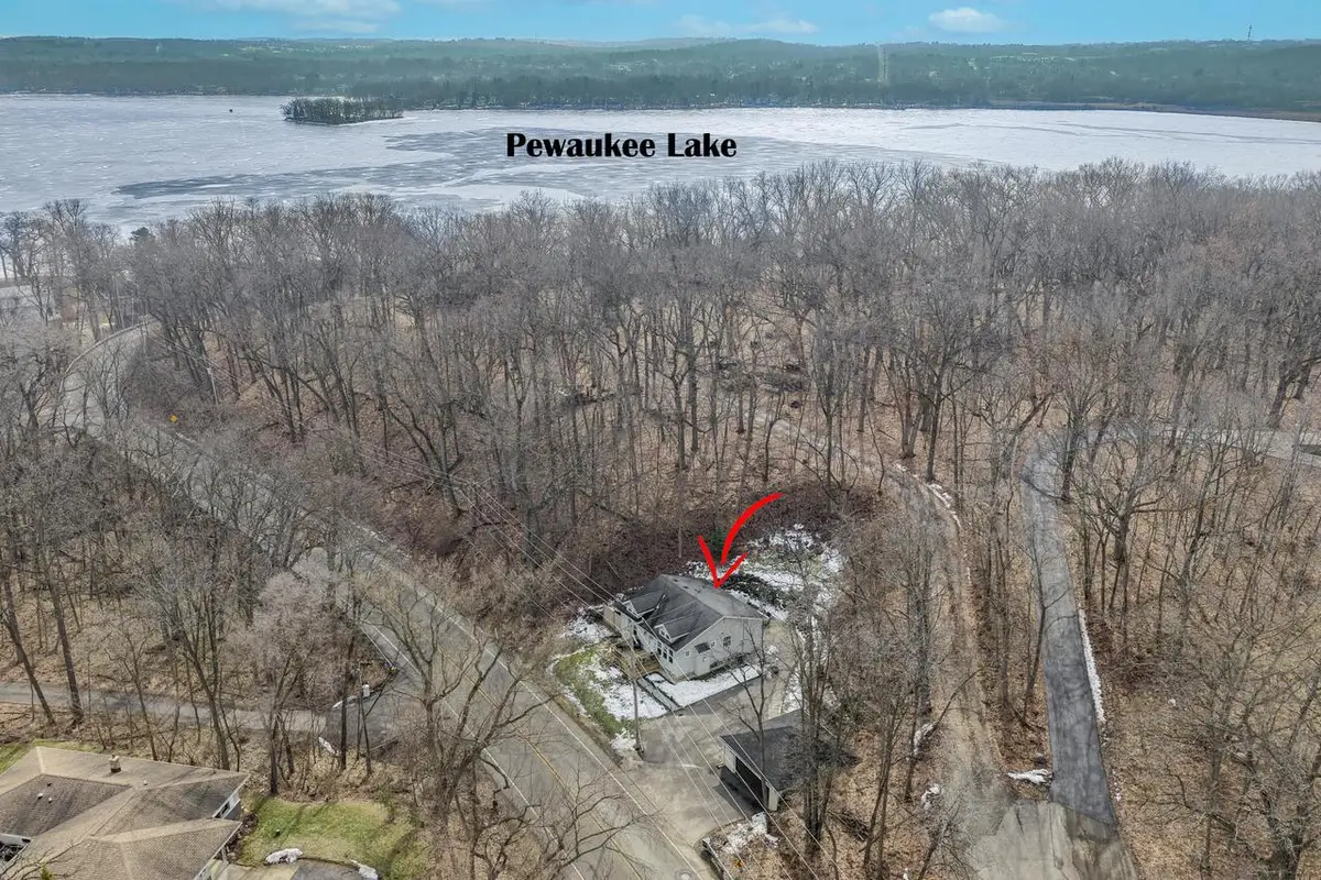 W299N2857 Maple AVENUE, Pewaukee, WI 53072 - #1