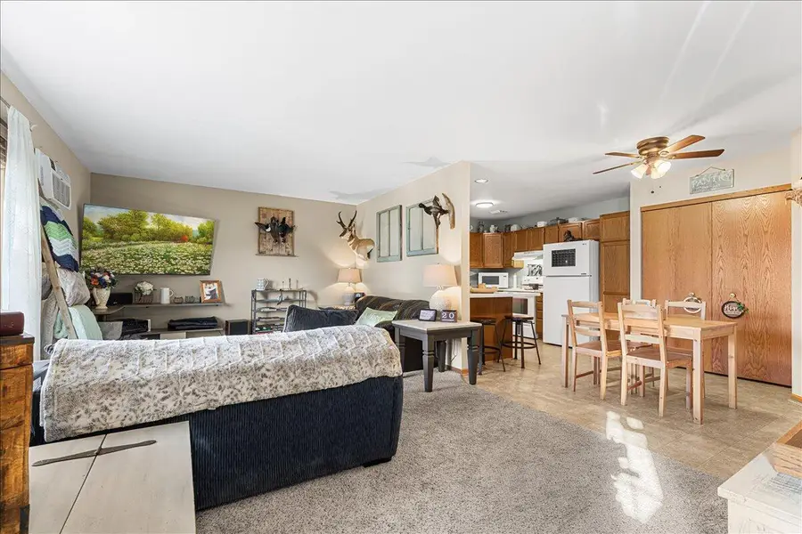 359 Minz Park CIRCLE #4, West Bend, WI 53095 - #3