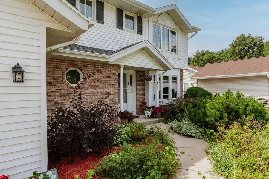 621 E Mary LANE, Oak Creek, WI 53154 - #2