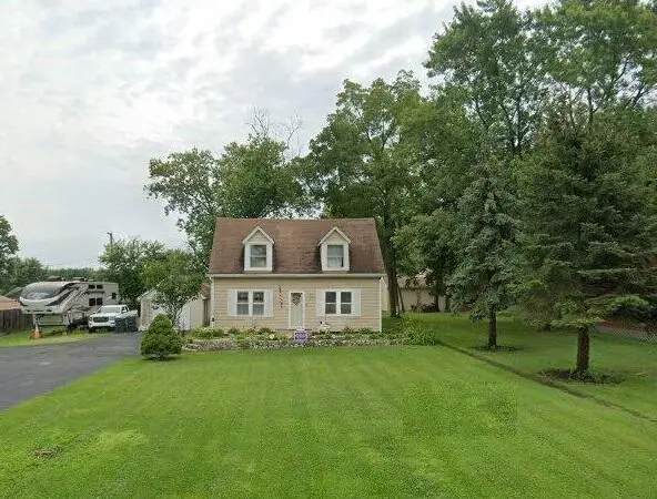 38593 Pine AVENUE, BEACH PARK, IL 60099