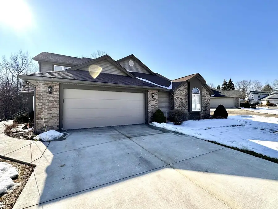 14305 W Lenox DRIVE, New Berlin, WI 53151 - #2