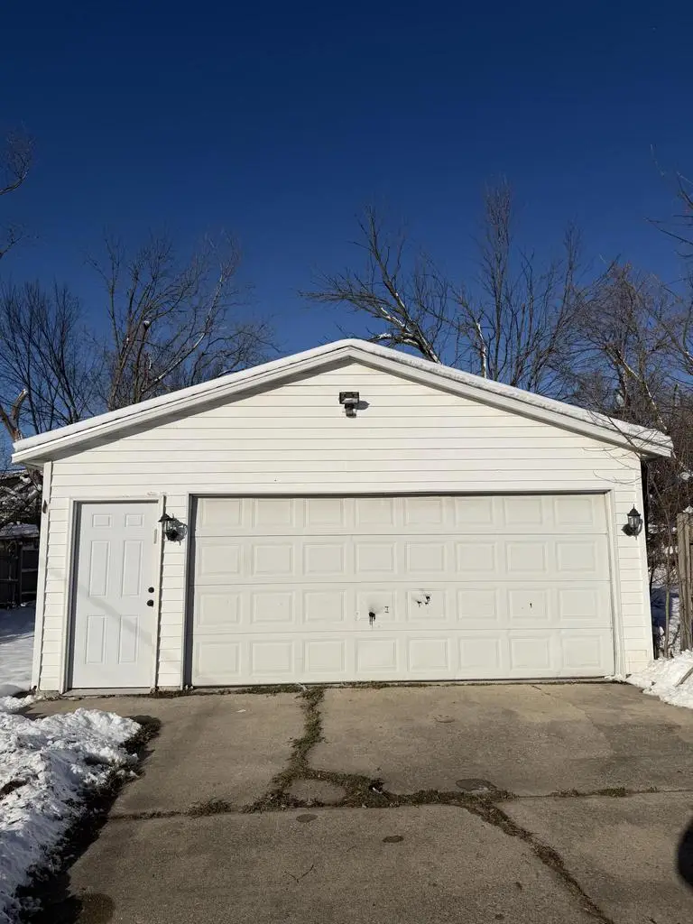 4334 W Eggert PLACE, Milwaukee, WI 53218 - #3