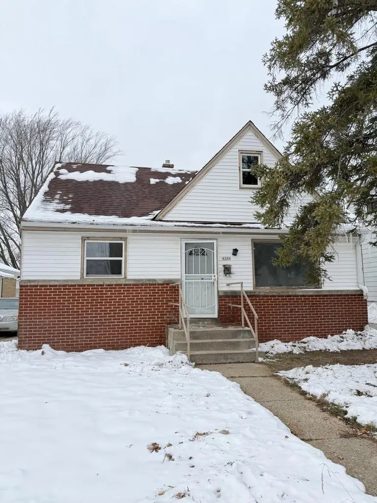 4340 W Eggert PLACE, Milwaukee, WI 53218 - #1
