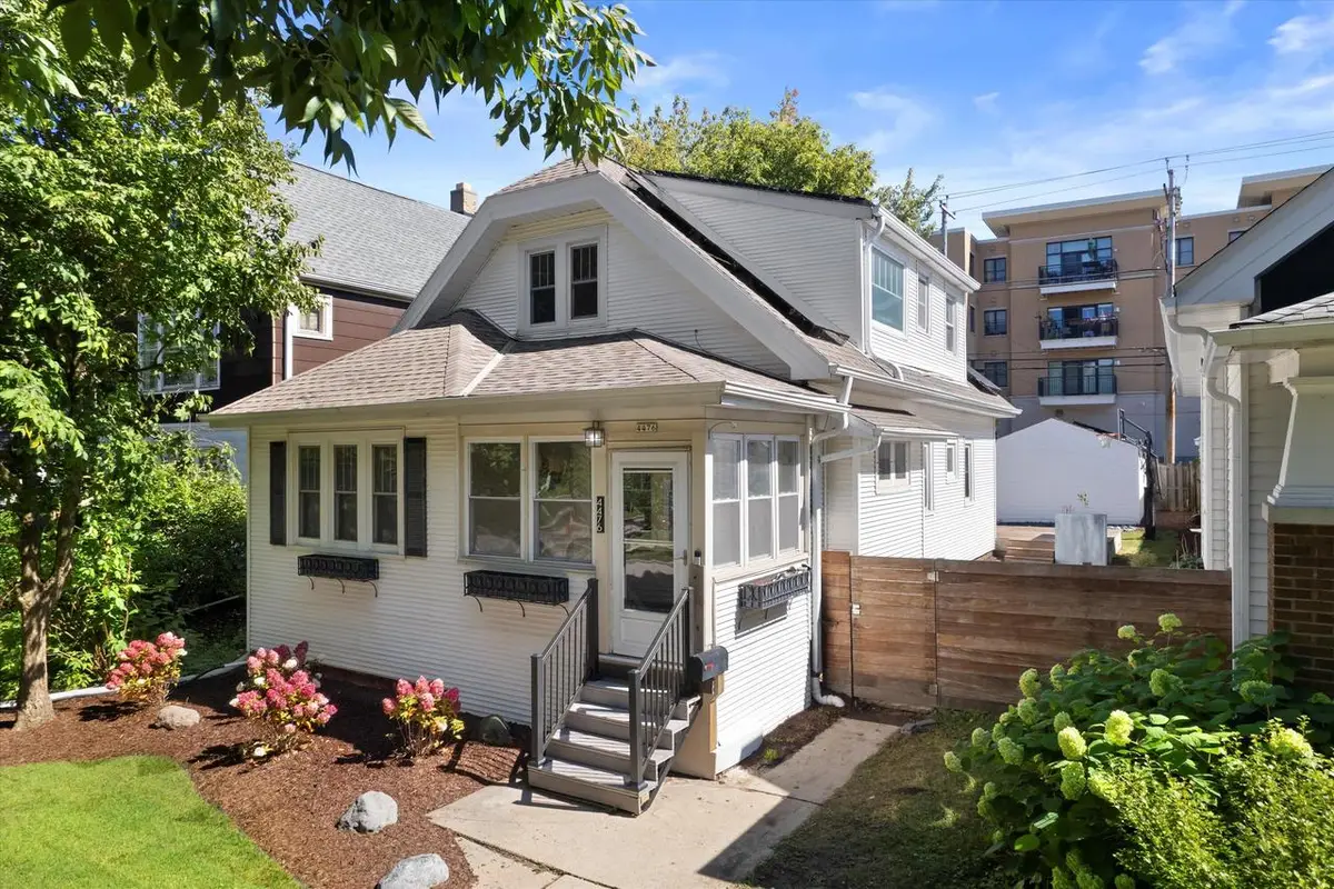 4476 N Bartlett AVENUE, Shorewood, WI 53211 - #1