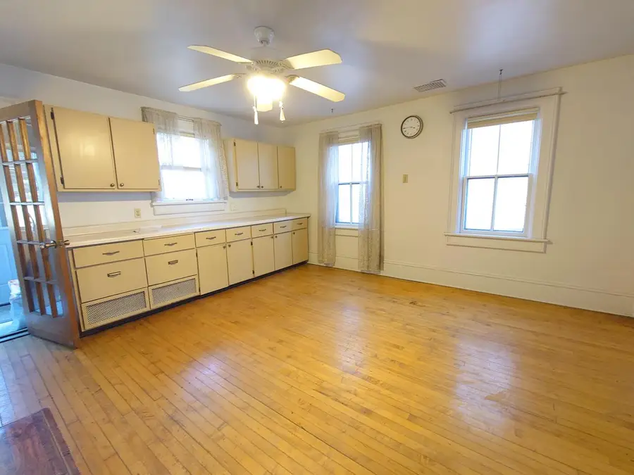 1227 E Kane PLACE, Milwaukee, WI 53202 - #3