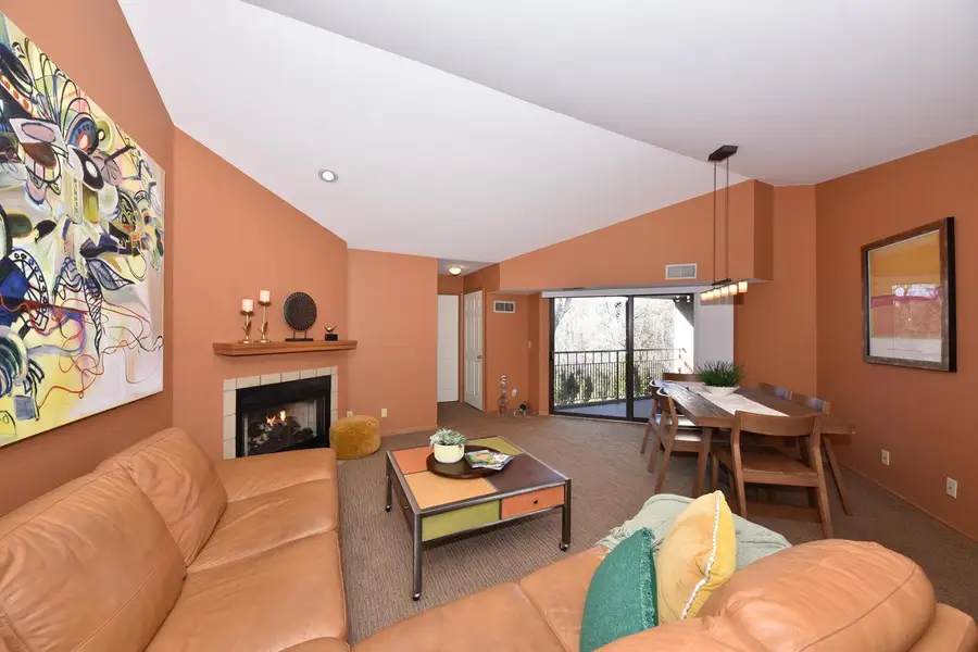 1600 W Green Tree ROAD #302, Glendale, WI 53209 - #3